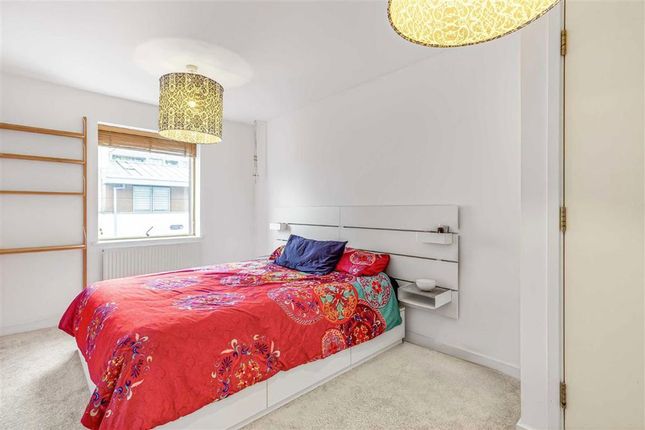 28 Prospect House, Frean Street, London photo 4