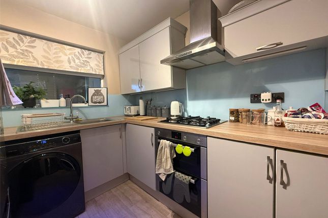 66, Whinfell Way, Gravesend photo 3