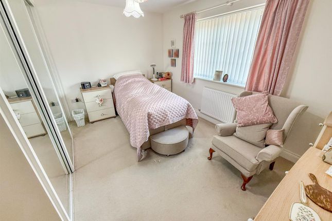 4, Lawford Gardens, Gobowen photo 4