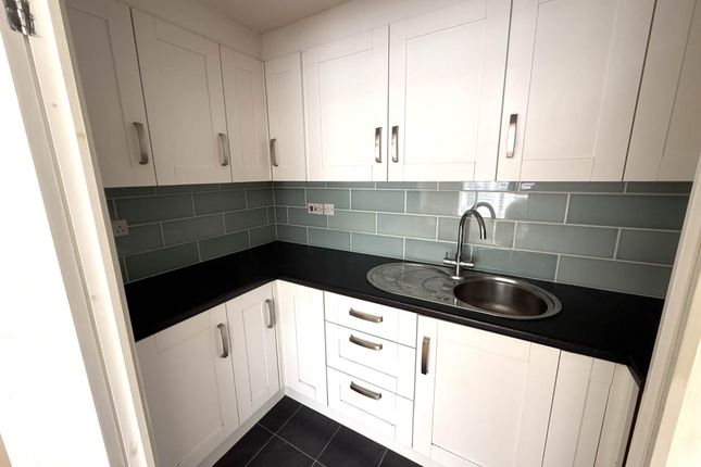 1, Exmouth Court, Exmouth photo 3