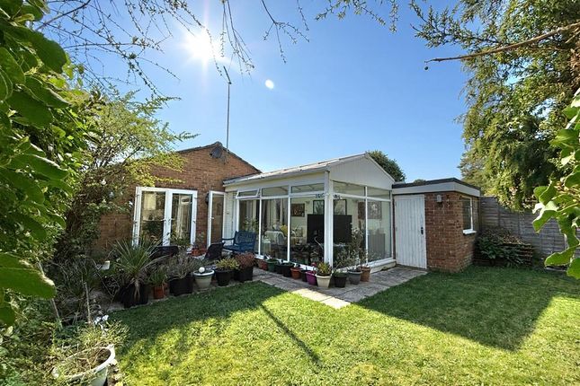 17 Azalea Close, St. Ives, Ringwood photo 2