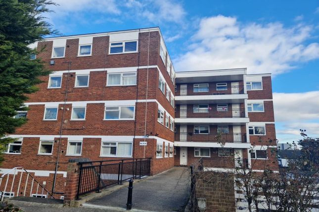 Thumbnail Flat for sale in Lynwood Close, London