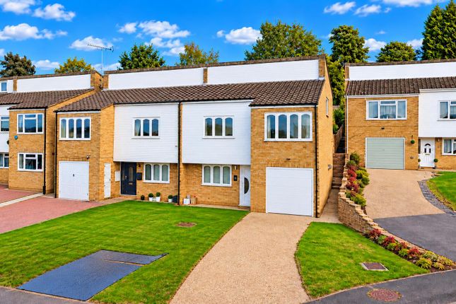 3-bed semi-detached on Mayflower Avenue, Hemel Hempstead, £550,000