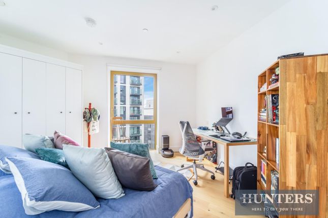 Flat for sale in Lionel Road South, Brentford
