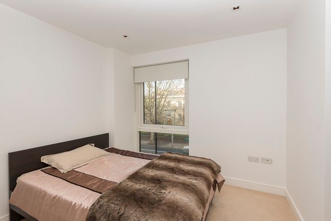 Flat 13 Quayside House, 8, Kew Bridge Road, Brentford photo 4