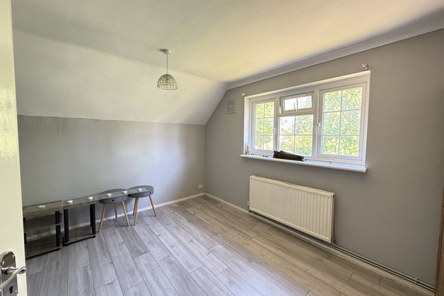 22, Gooseacre Lane, Harrow photo 4
