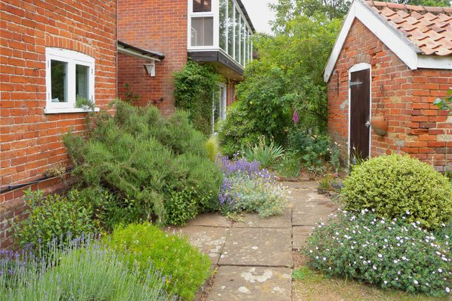 Red House,, Newbourne, Suffolk photo 3