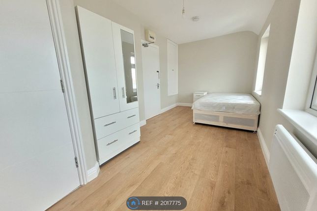 Thumbnail Studio to rent in Layfield Road, London
