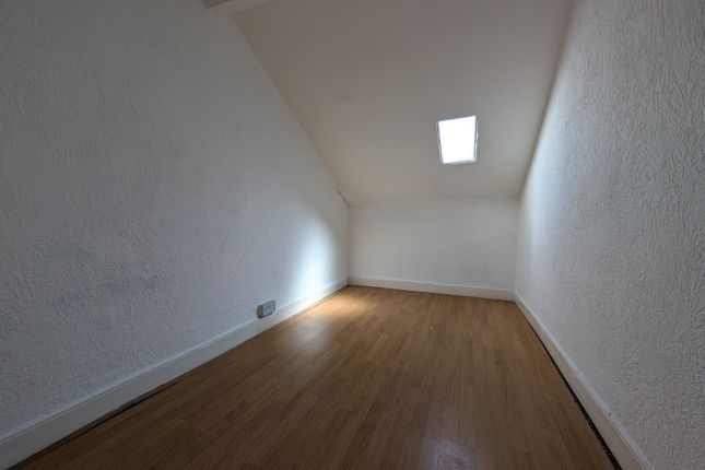Apartment 3, 17, Trinity Road, Bootle photo 4