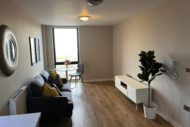 Flat for sale in Jesse Hartley Way, Liverpool