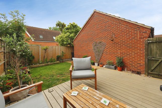 48 Bluebell Walk, Witham St. Hughs, Lincolnshire photo 4