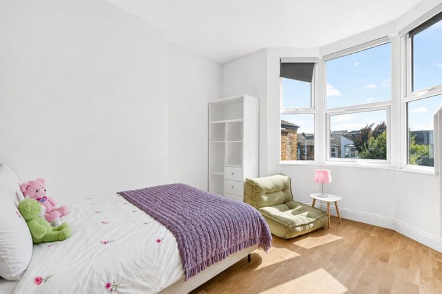 Flat 2, London photo 4