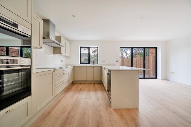 6, Poppy Lane, Camberley photo 3