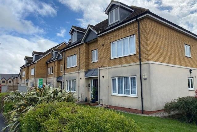 Thumbnail Flat for sale in Walmsley Court, Gilberdyke, Brough