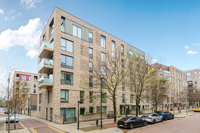 2-bed maisonette on 15, West Parkside, Greenwich, £600,000