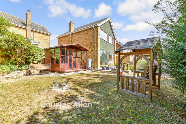 15, Burne Avenue, Wickford photo 4
