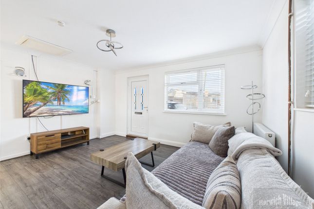 83, Norman Way, Clacton-on-Sea photo 2