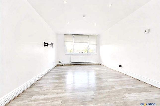 176 Rowan Drive, Broxbourne photo 3