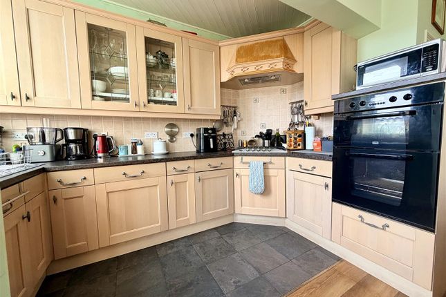 22, Mytholmes Lane, Keighley photo 4