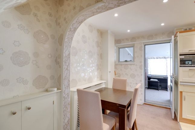 36, Fortin Close, South Ockendon photo 4