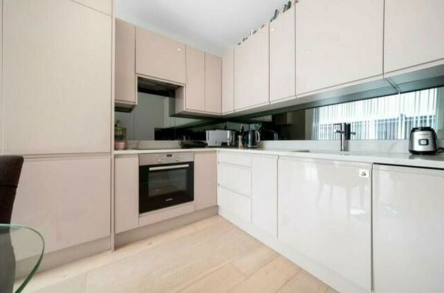 Thumbnail Flat for sale in Mulberry Place, London