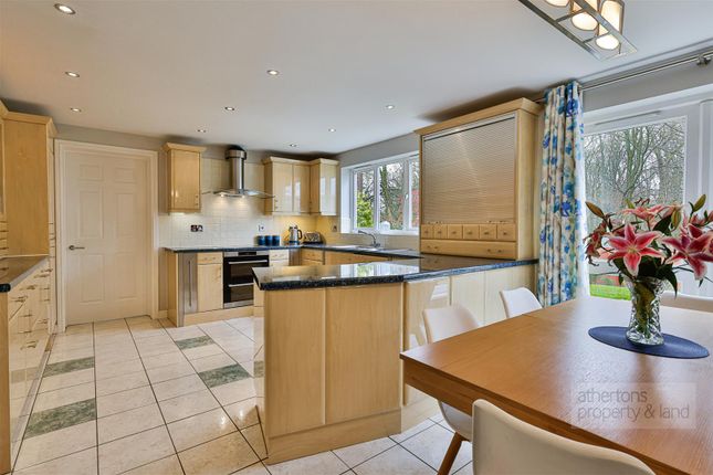 14, Highwoods Park, Blackburn photo 3