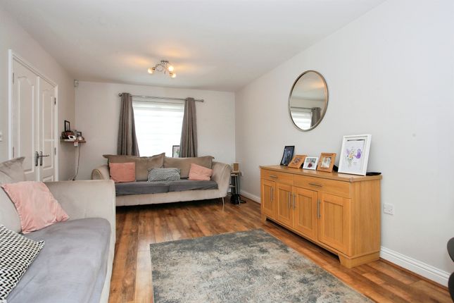 109, Driffield Way, Peterborough photo 3