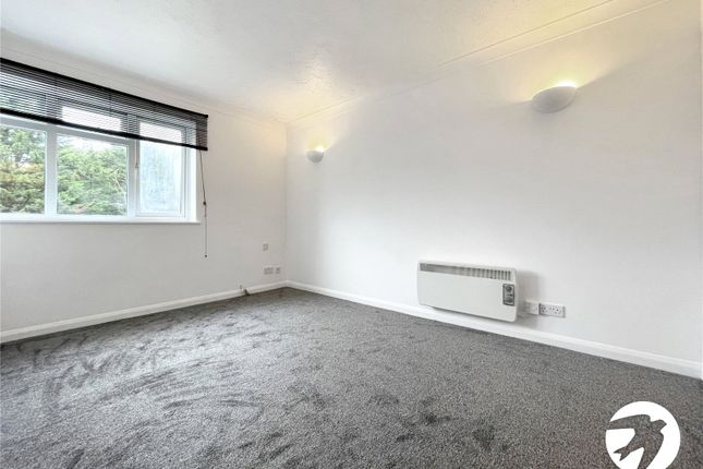 7 Cloisters Court,, Erith Road, Kent photo 3