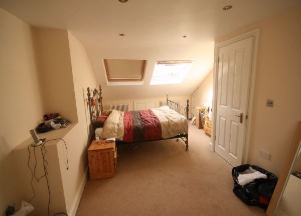 Terraced house to rent in Vant Road, Tooting Broadway