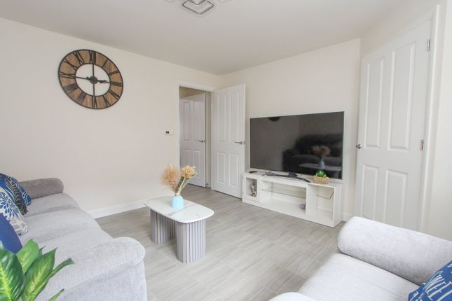 107, Hutchinson Road, Yate photo 4
