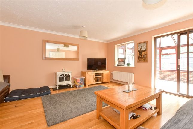 Charlock Way Southwater, Horsham photo 3