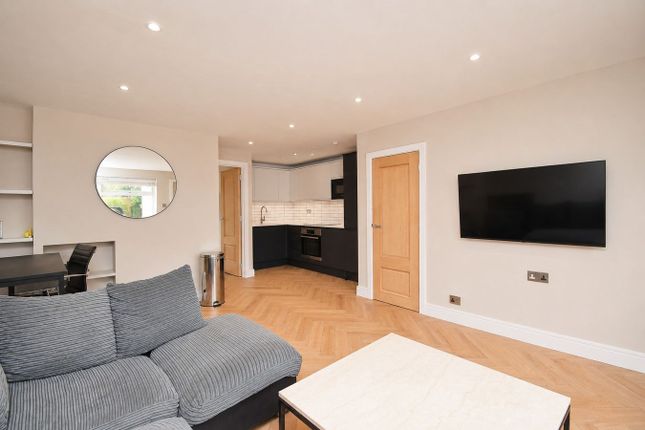 57, Willowhayne Drive, Walton-on-Thames photo 4