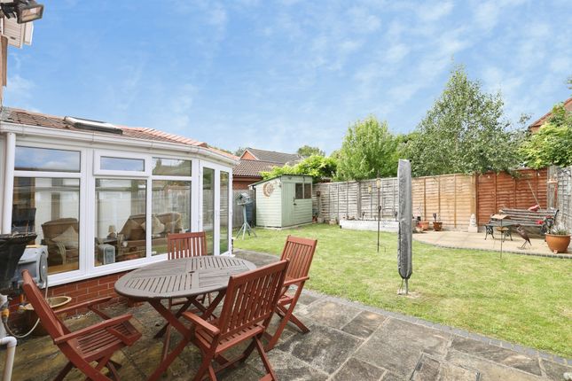 27, Kingfisher Drive, SALISBURY photo 2