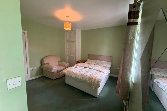 56, Sheffield photo 2