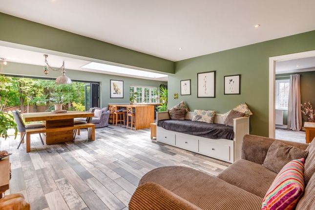 Wyndene, Crest Hill, Peaslake photo 2