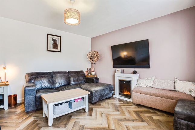 6, Rhubarb Hill, WAKEFIELD photo 3