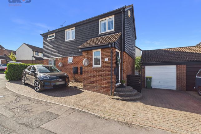 1 Westminster Drive, Hockley, Essex photo 3