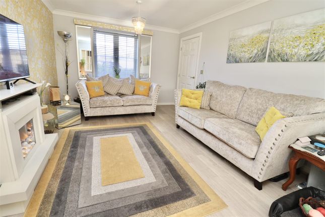 35, Elloughtonthorpe Way, Brough photo 3
