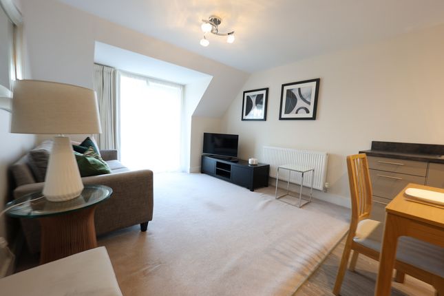 17, Cameo Court, Aylesbury photo 3