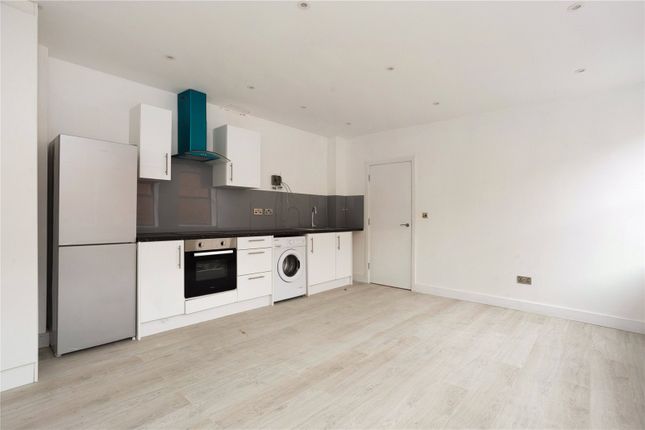 1 bed flat for sale in Malthouse Walk, Banbury, Oxfordshire OX16