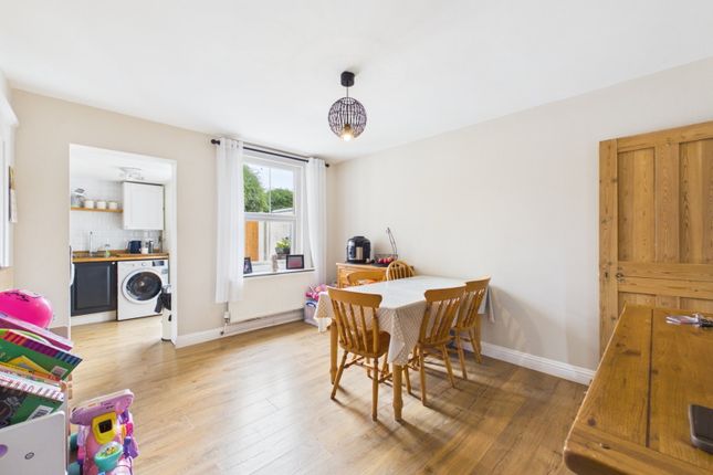 9, Everest Drive, Rochester photo 4