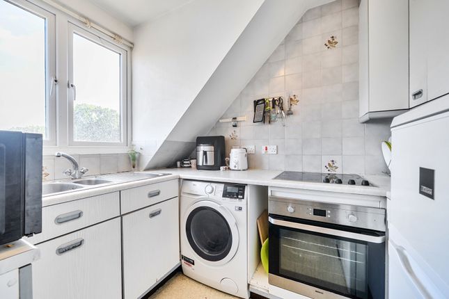 Flat 18 Arden Grange,, Avenue Road, London photo 2
