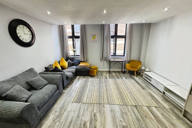 Flat 8, 22, Park Row, West Yorkshire photo 2