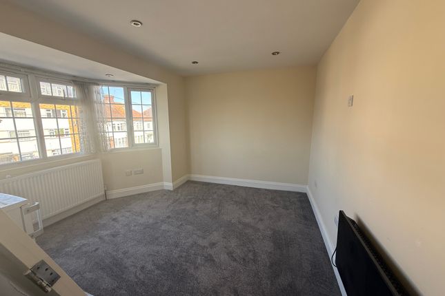 Bowrons Avenue, Wembley photo 5