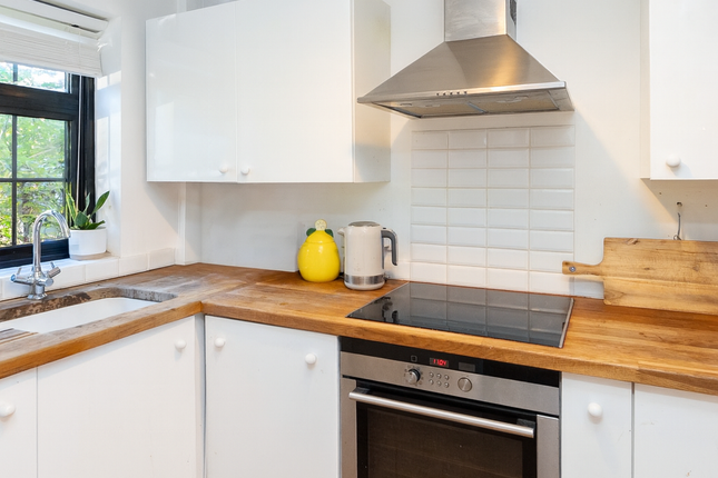 9, Barleymow Court, Betchworth photo 4