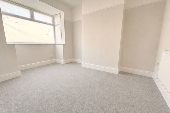 323, Convamore Road, Grimsby photo 3
