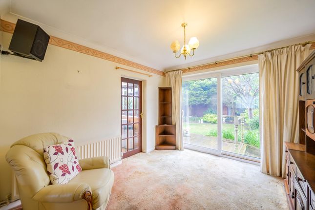 48, Regina Crescent, Coventry photo 4