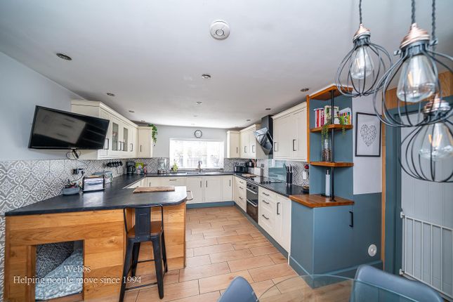 37, Chase Road, Burntwood photo 3