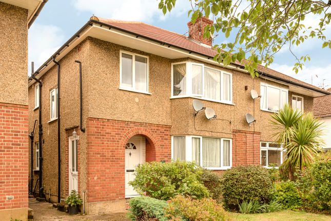 Flat for sale in Windsor Road, Barnet