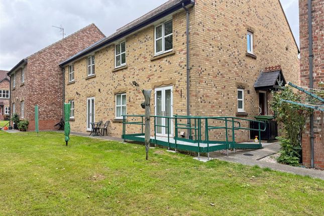 34, John Gray Court, Willerby, Hull photo 3